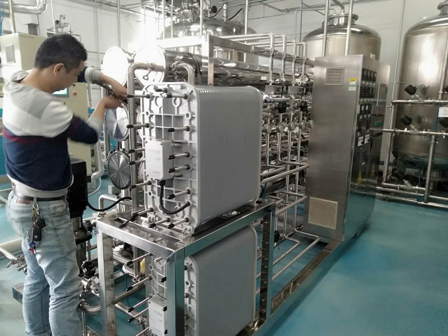 反渗透纯水设备厂家定制哪家好 - 蓝膜